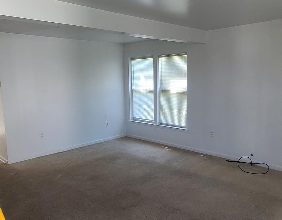 2nd image of 1507 Orchard View Rd