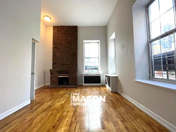 3rd image of 470 W 23rd St #208