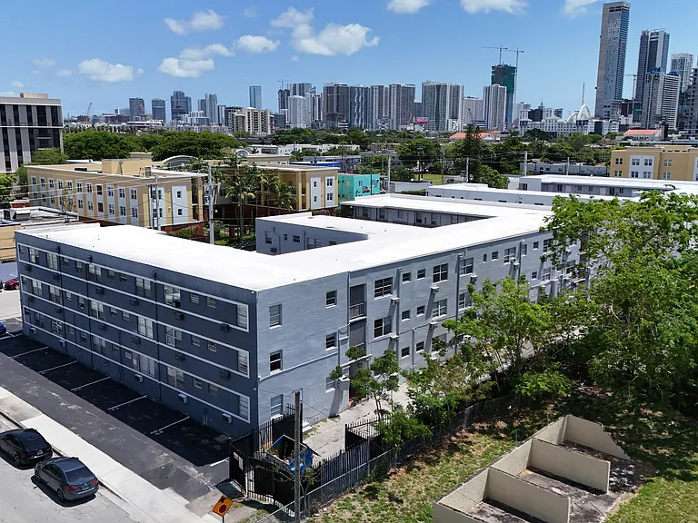 Miami Central Apartments — Photo 25