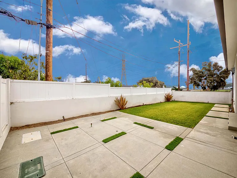 18538 Amie Ave — Photo 16