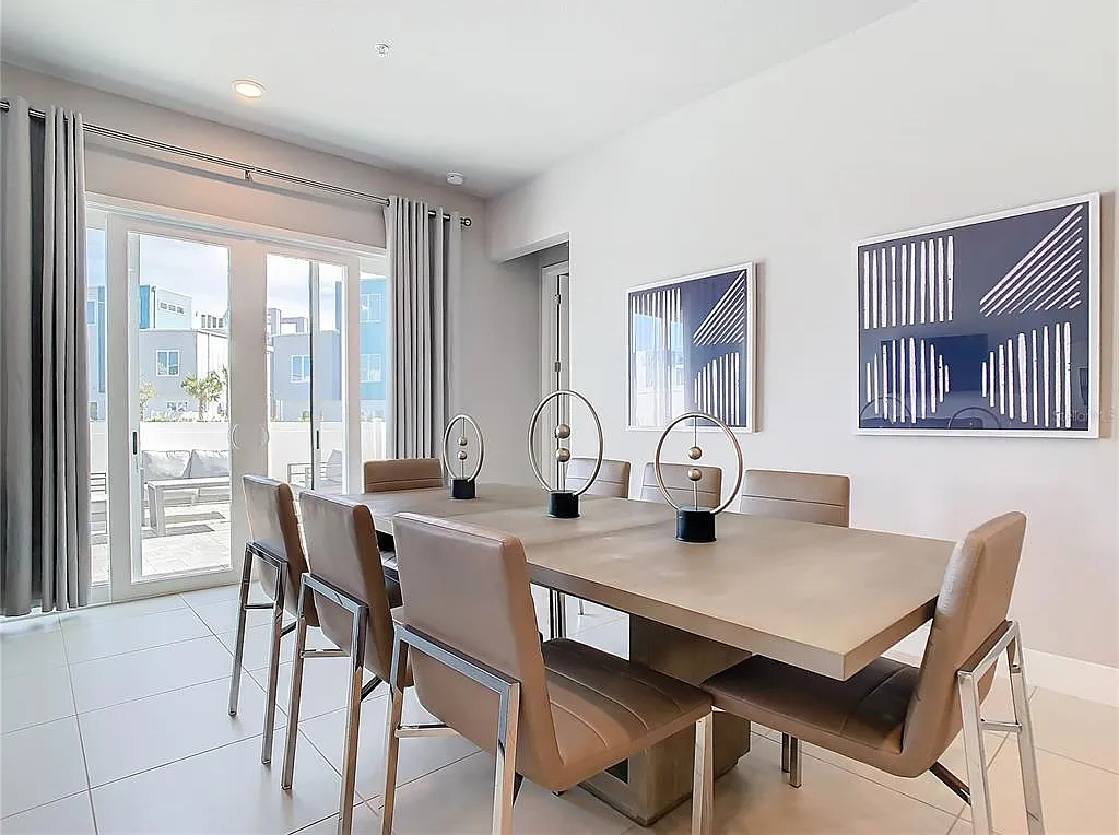 3 bed, 3.0 bath, 1500 sqft, $2,500 — Photo 4