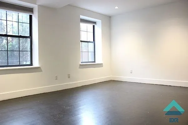 Rented by EXR | media 17