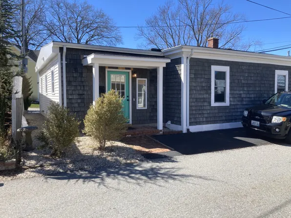 10 Narragansett Ave, Riverside, RI 02915