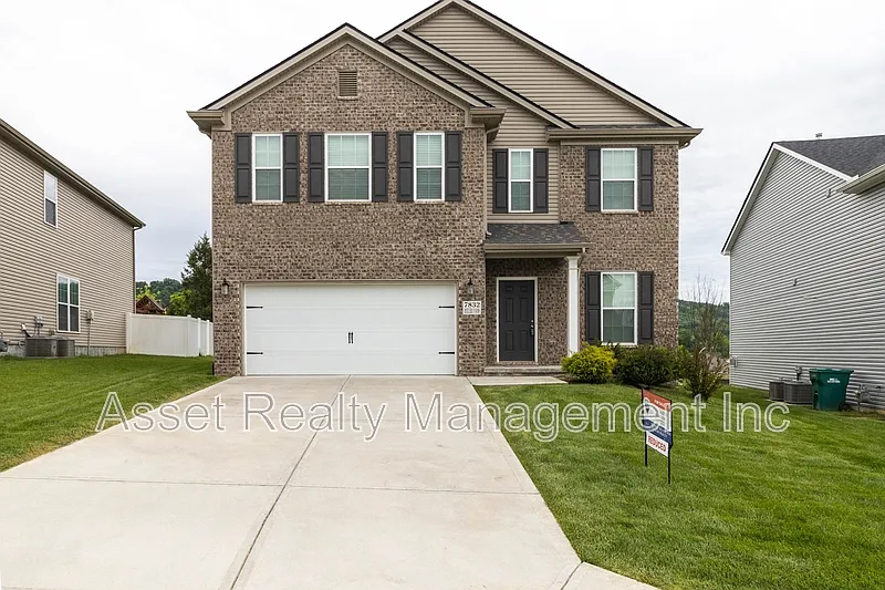 4 bed, 3.0 bath, 2352 sqft, $2,295 — Photo 3