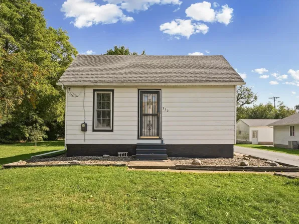 222 S West St, Gibson City, IL 60936