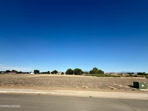 812 S Whitacre St, Yerington, NV 89447