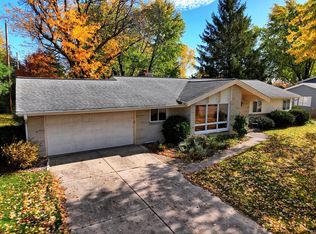 240 Chapel Ter, Burlington, WI 53105