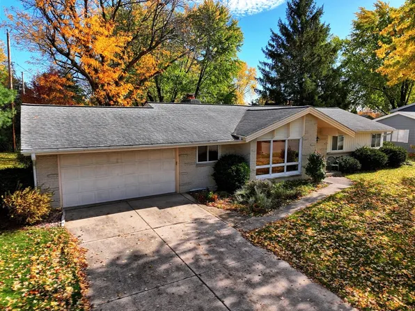 240 Chapel TERRACE, Burlington, WI 53105