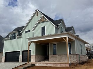 3900 SW Rhythm Ave, Bentonville, AR 72713