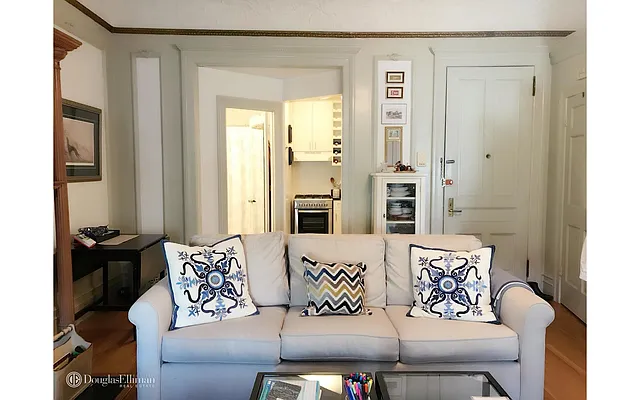 Rented by Douglas Elliman | media 14