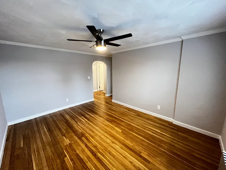 110 Leeds St — Photo 11