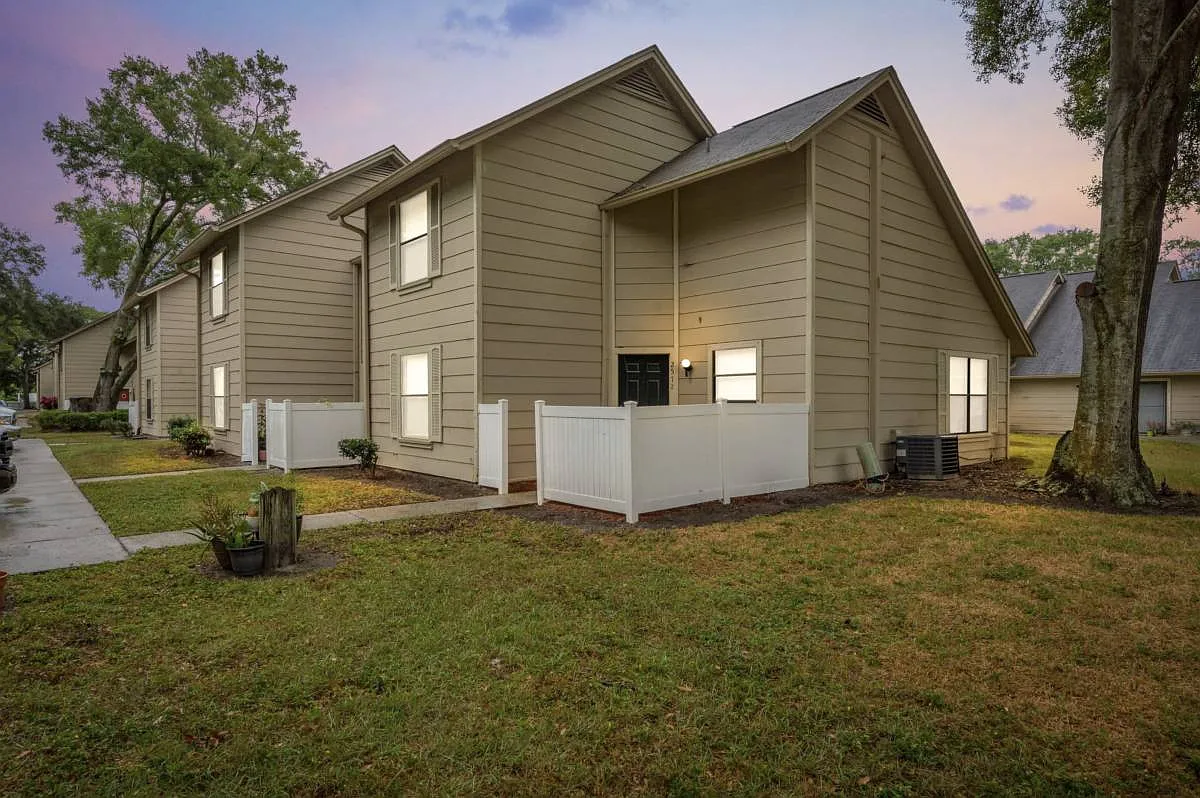 Building Photo - 2570 Monica Ct