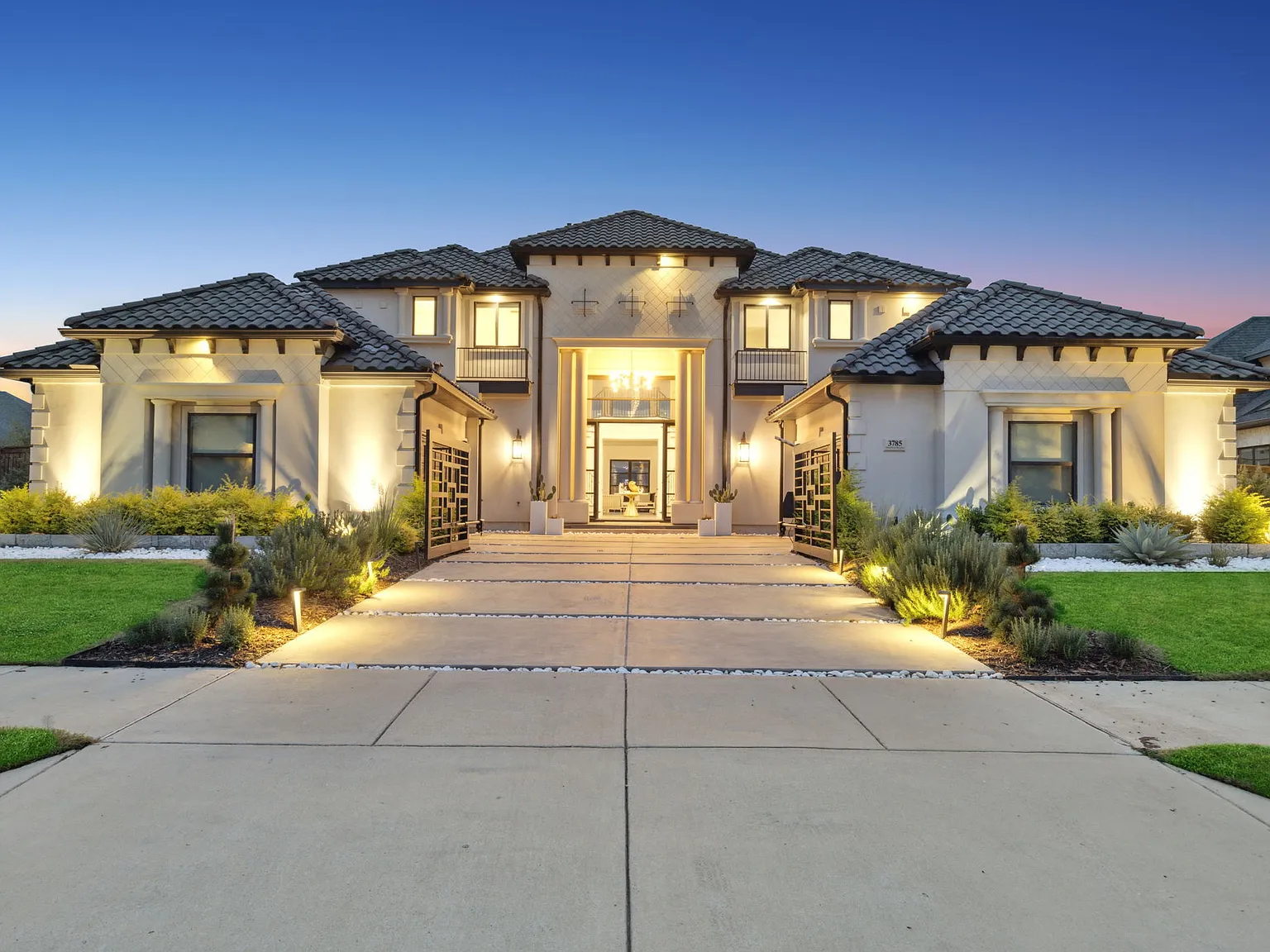 6 bed, 7050 sqft, $12,000 — Photo 1