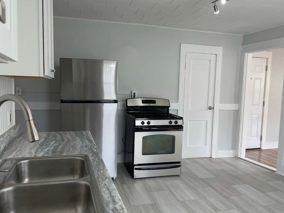 1st image of 10 Prospect Ave