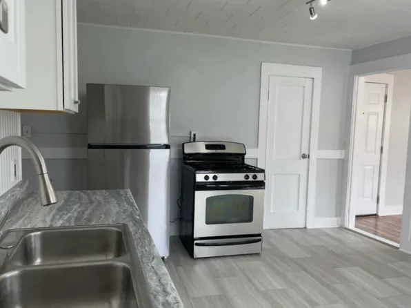 10 Prospect Ave, Danielson, CT 06239