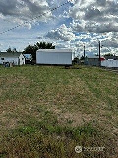 2nd image of 415 E Alder Avenue
