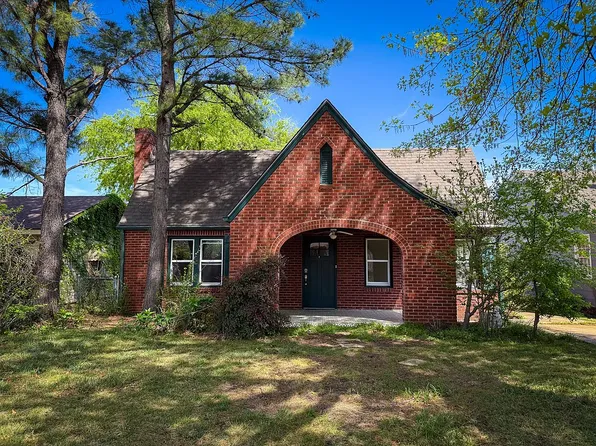 3263 E 2nd St, Tulsa, OK 74104