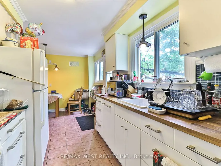 2354 Gareth Rd #MAIN — Photo 9
