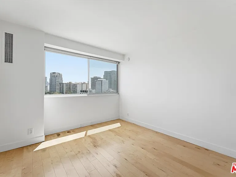 969 Hilgard Ave #1106 — Photo 11