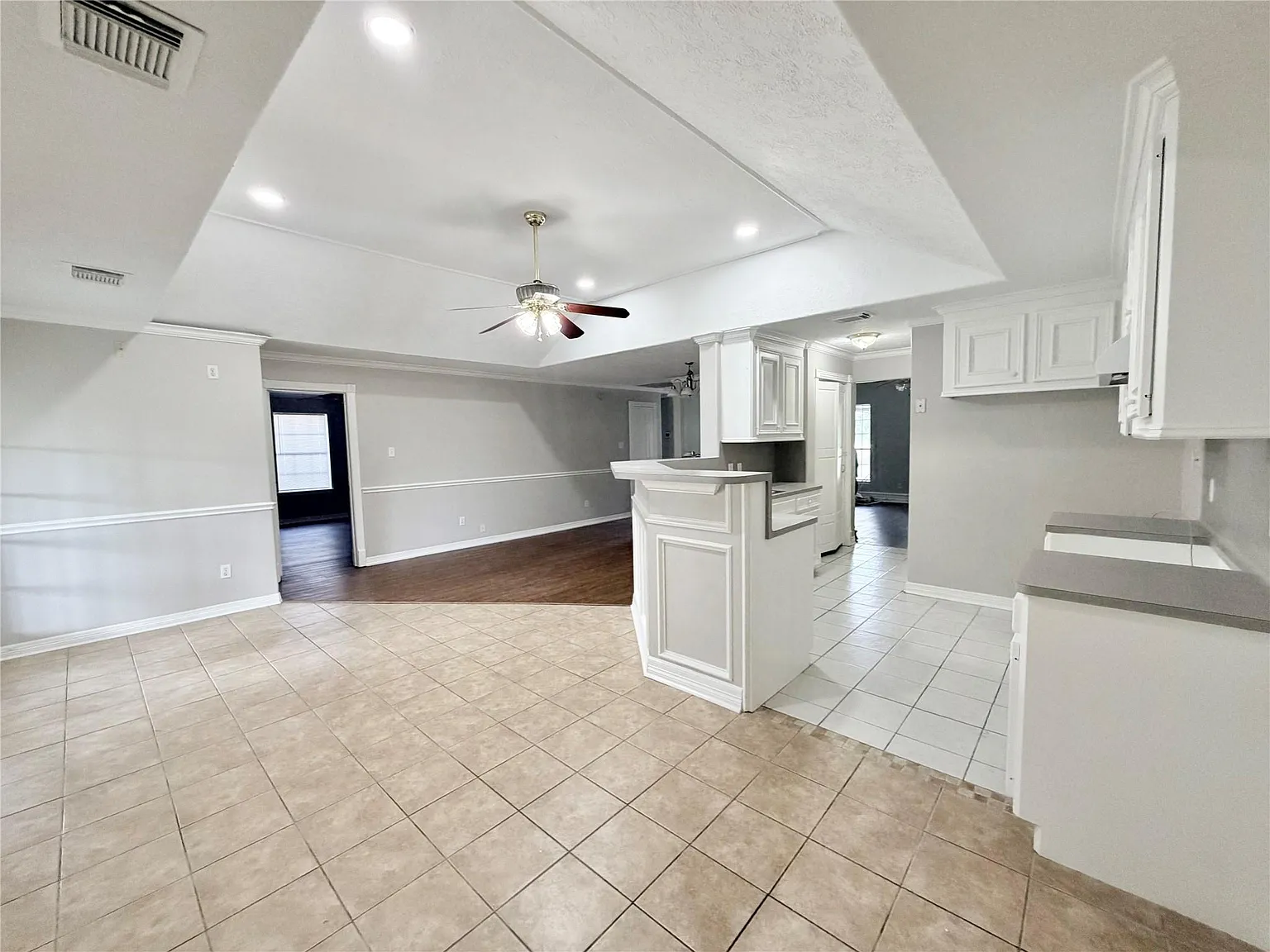 3 bed, 2.0 bath, 1778 sqft, $1,950 — Photo 3