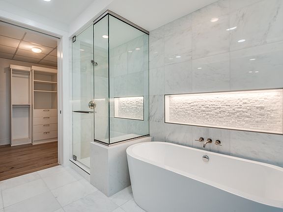 4th image of 3130 Harwood St #2606