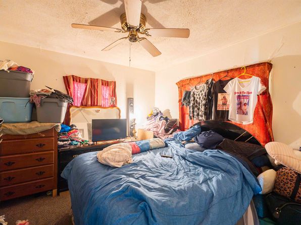 wichita-kansas-443187045 picture