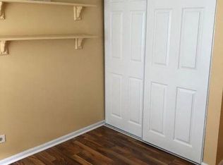 1401 Georgetown Dr, Carol Stream, IL 60188