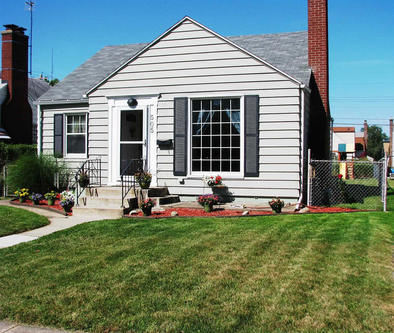 505 E Oakside St photo 1