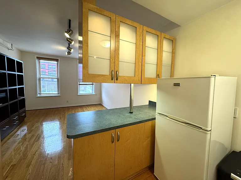4544 Vernon Blvd #2 — Photo 5