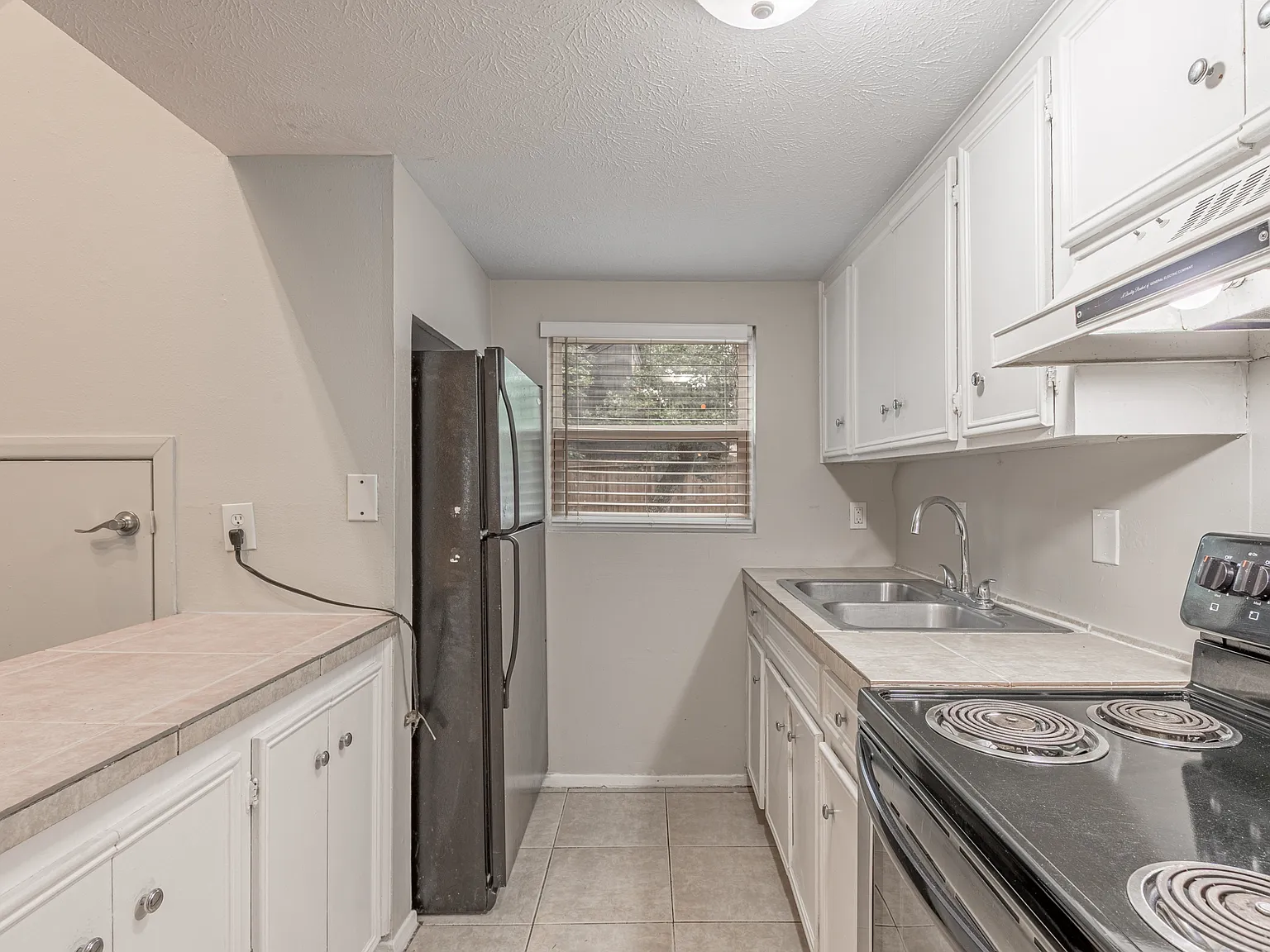 26620 Primrose Court - 1 — Photo 3