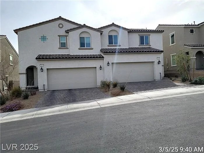 371 Rosefinch St