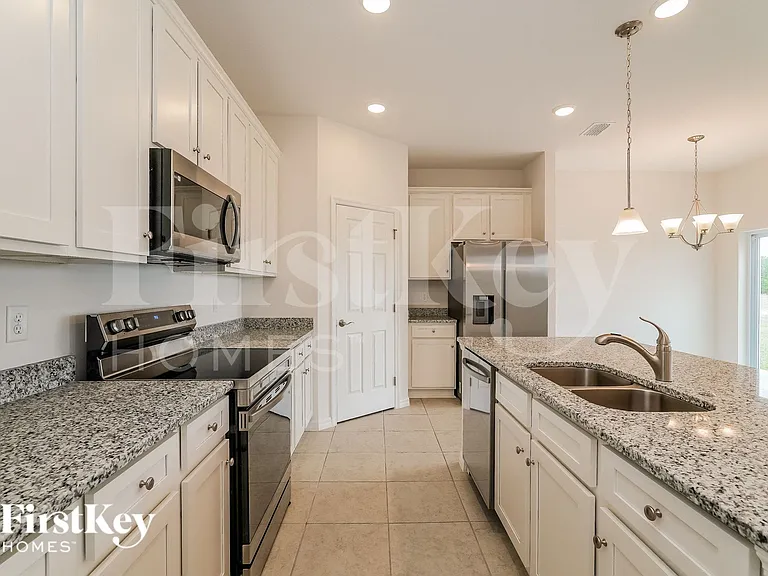 597 Crown Rose Dr — Photo 7