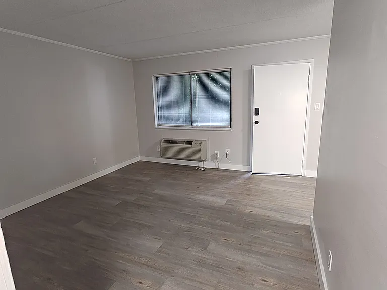 2718 SW Painter Ave #C106 — Photo 9