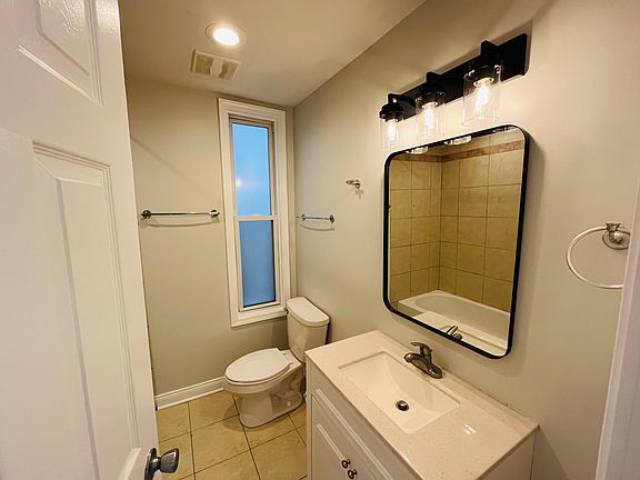 3rd image of 1720 N Western Ave #2