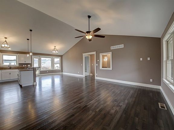 4th image of 10294 Goldeneye Dr