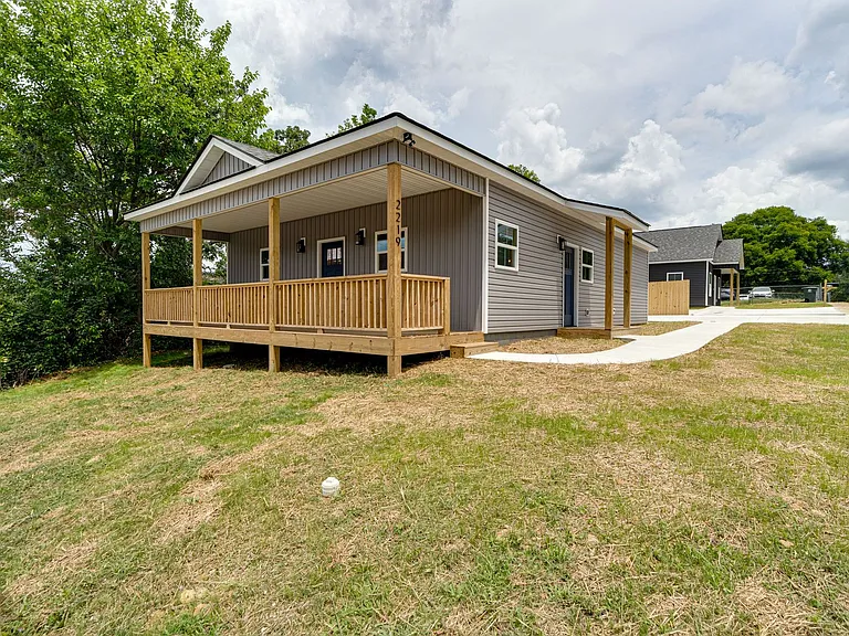 2219 Citico Ave — Photo 2