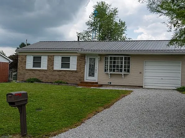 101 Flamingo Dr, Newark, OH 43055