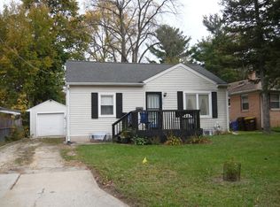 319 Bayliss Ave, Rockford, IL 61101