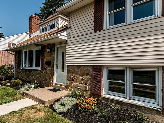 Nicely landscaped. Great curb appeal!