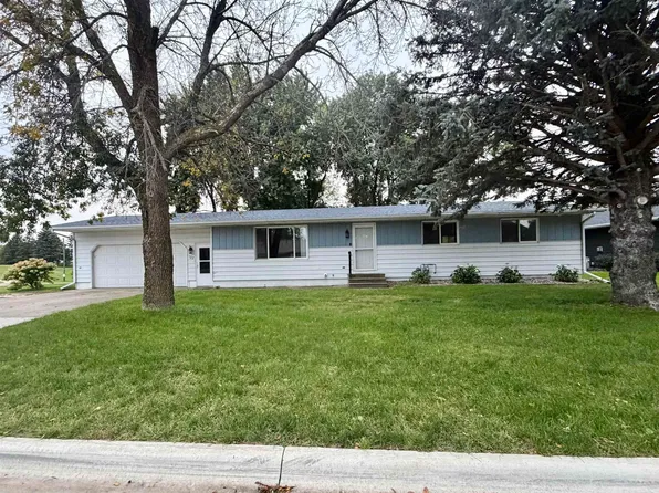127 Golf Course Dr, Armstrong, IA 50514