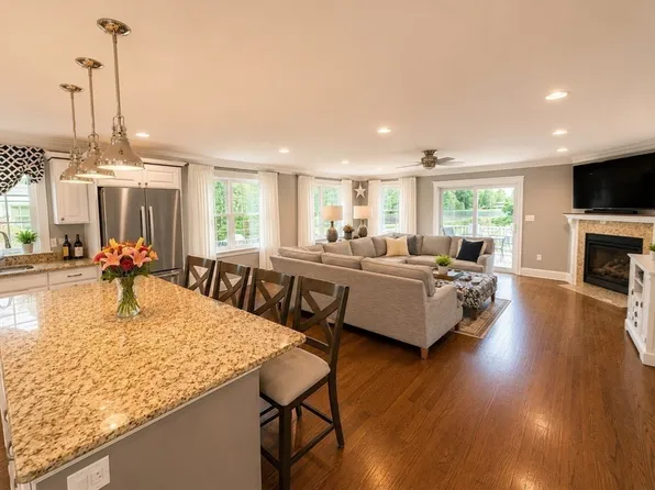 122 Marrett Rd, Lexington, MA 02421
