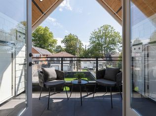 2068 E 1st Ave, Vancouver, BC V5N 1A1