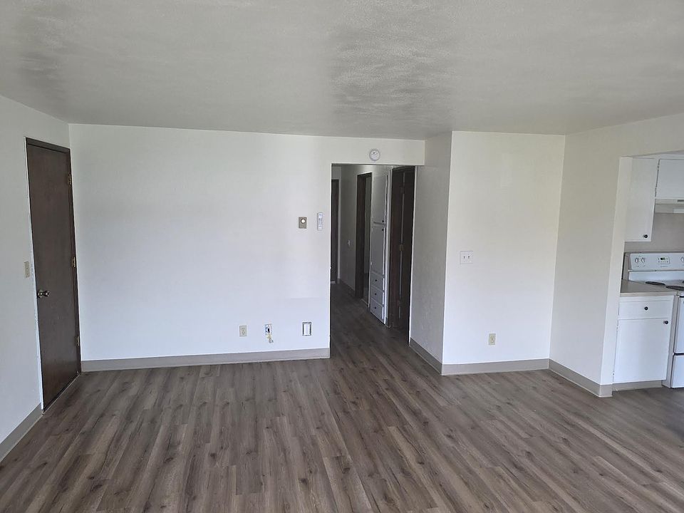 1st image of 319 Ecols St N #6