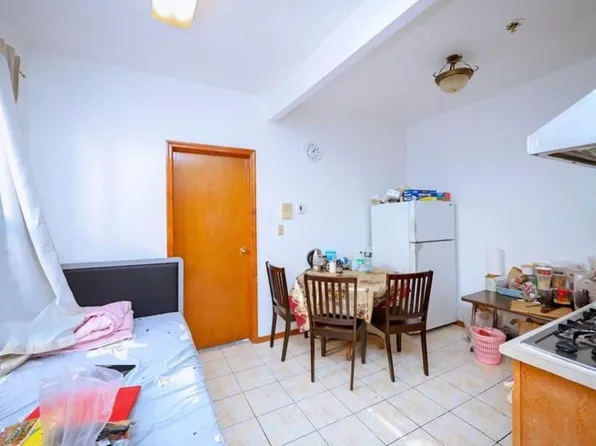 6005 Fort Hamiltn Parkway image 3 of 12