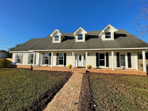 10040 Country Rd, Mobile, AL 36695