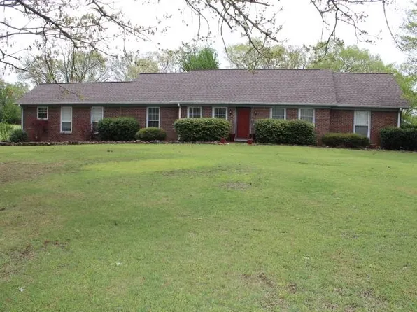 200 Old Brompton Ln, Killen, AL 35645