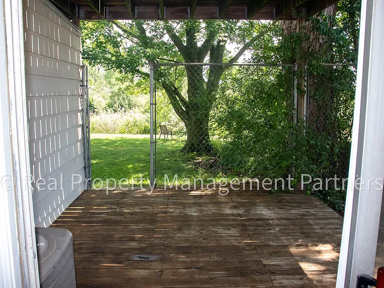 3920 Camelot Dr SE — Photo 17