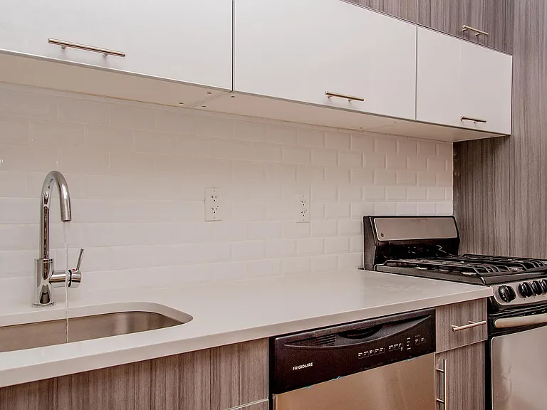 197 Stockholm St #2R — Photo 22