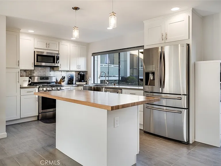1 Land Fall Ct — Photo 13