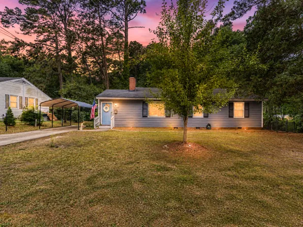 1107 Mohawk Ave, Fayetteville, NC 28303